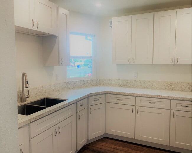 Building Photo - Available  Now…Fantastic 4 bed/2 bath home...