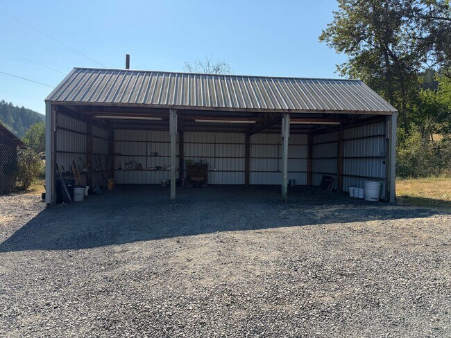 Building Photo - 42116 Gilbert Ln