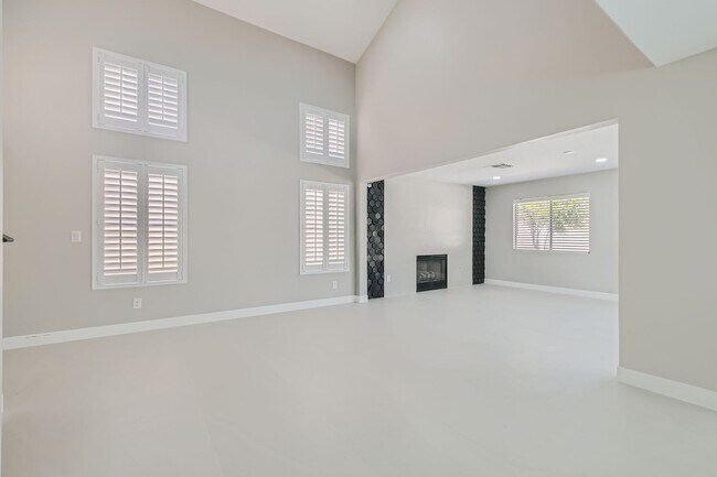 Building Photo - 7836 Calico Flower Ave