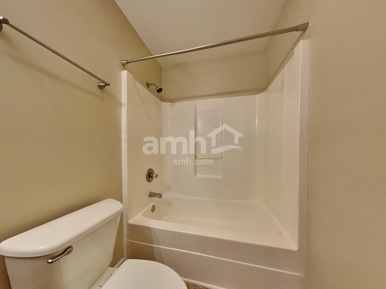 Building Photo - 1710 Stilwell Cir