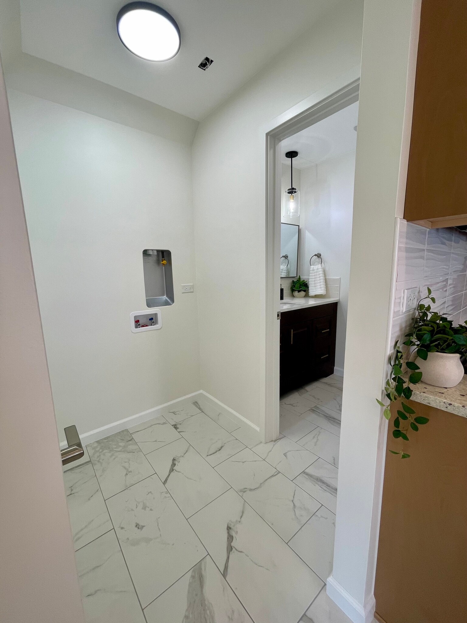 Laundry Room (1st Floor) - 16180 Apple Ln