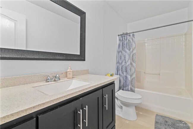 Building Photo - 23 Violet Ave