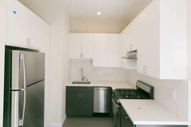 Interior Photo - 990 Geary