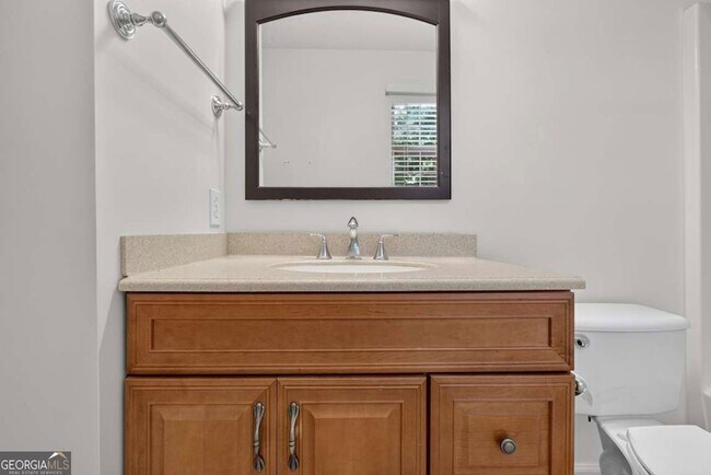 Building Photo - 72 Victorian Cir