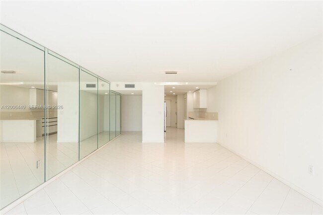 Building Photo - 600 Grapetree Dr