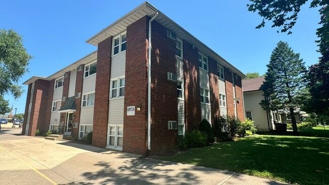 Primary Photo - $1,200 | ROOMMATE WANTED: 2 Bedroom, 1 Bat...