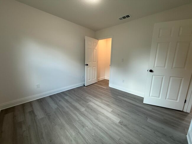 Building Photo - 32 Constitution Ave