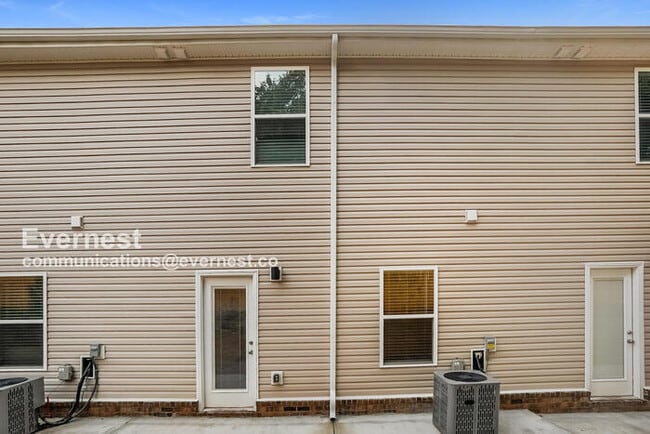 Building Photo - 3385 Polly Dr