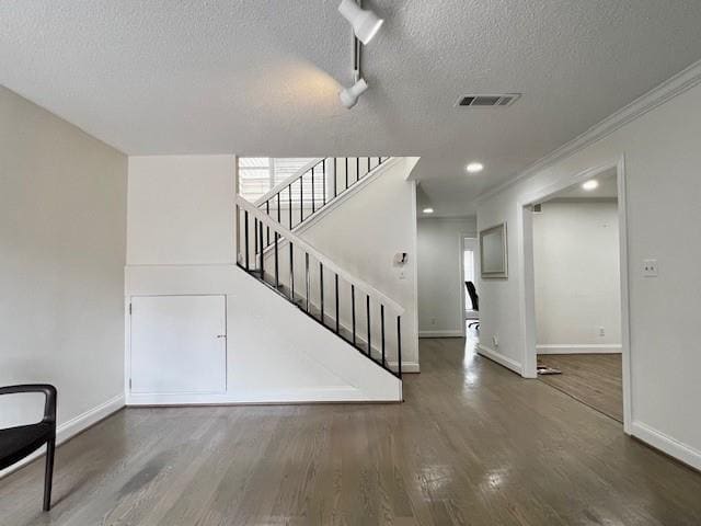 Building Photo - 698 Serramonte Dr