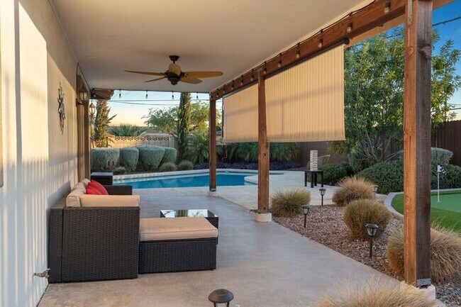 Building Photo - UN-FURNISHED!! 3 Bedroom/ 2Bath in Heart of Scottsdale!!