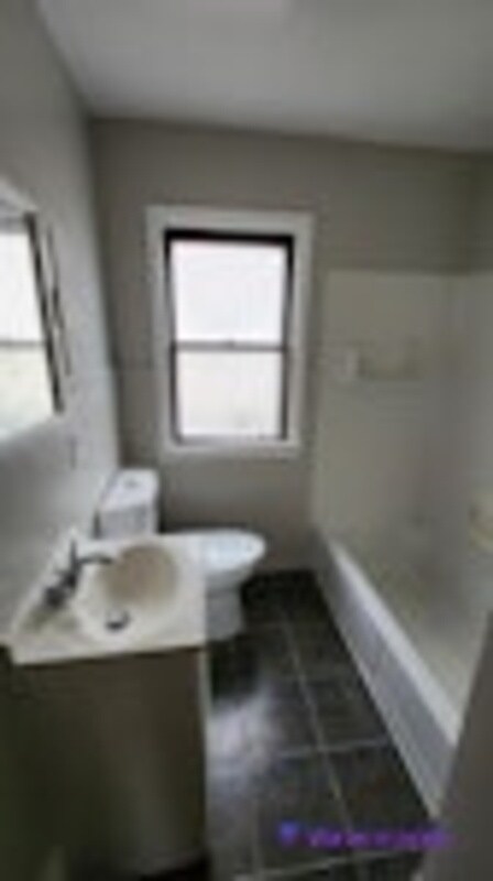 Building Photo - 5015 E 113th St