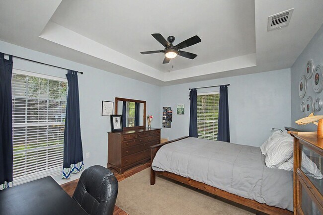 Building Photo - FIVE Bedroom Home in Bluewater Bay