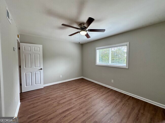 Building Photo - 531 Gresham Park Dr