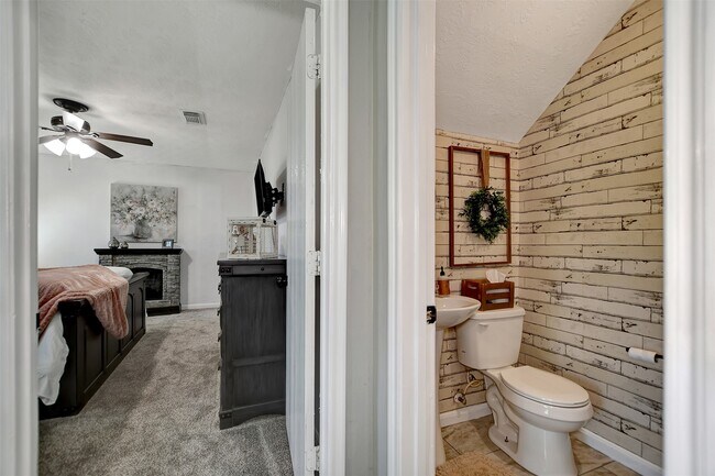 Building Photo - 25401 Hunting Trail