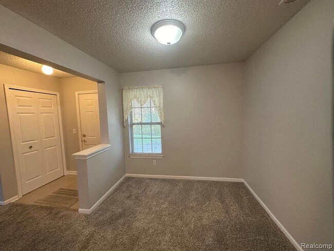 Building Photo - 12101 Pinehurst Ln