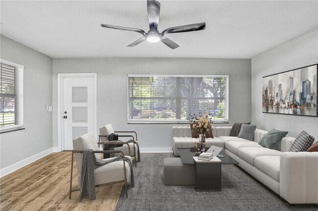Building Photo - 223 Pinehurst Dr