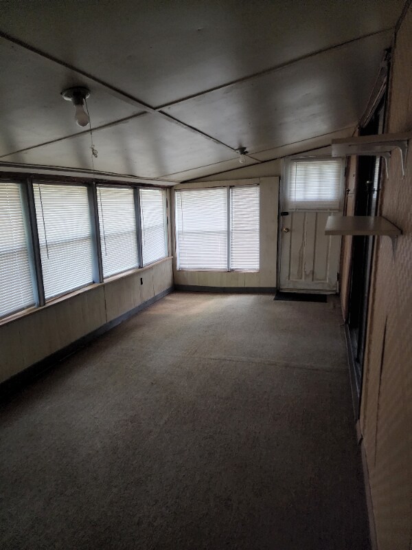 Building Photo - 504 S Martin St