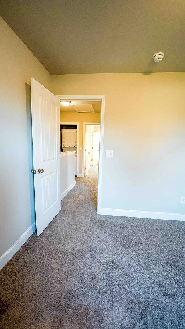 Building Photo - 2 Bedroom/1.5 bathroom