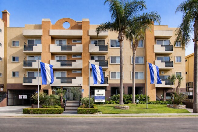Building Photo - 514 S Catalina St