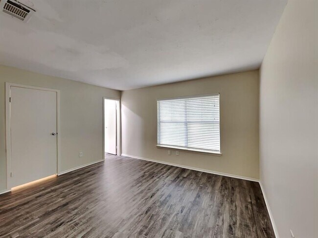 Building Photo - 15003 Cypress Falls Dr