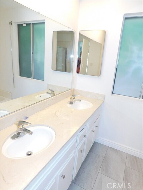 Building Photo - 2346 Sarandi Grande Dr