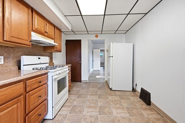 Building Photo - 2223 Forest St