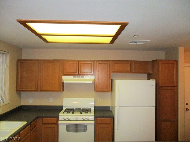 Building Photo - 833 Aspen Peak Loop