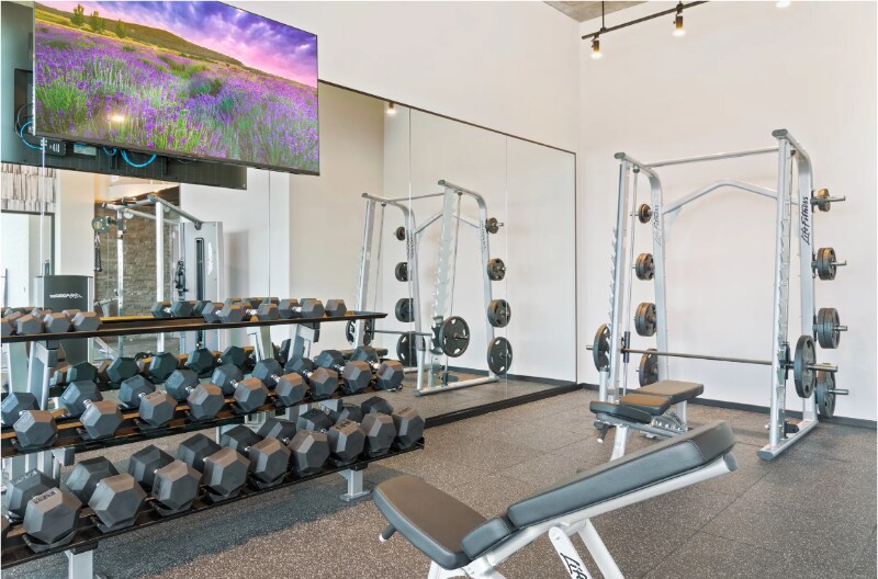 Building Photo - 1039 W Van Buren St