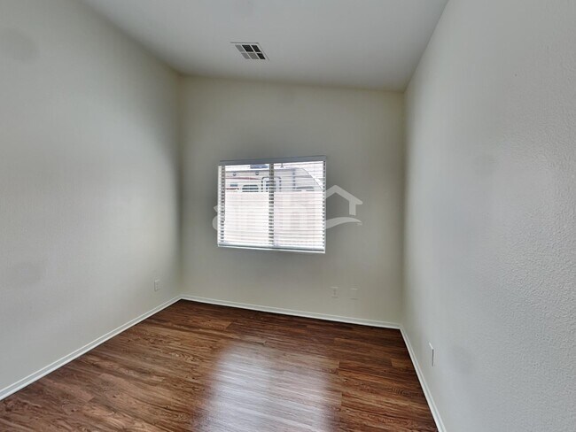 Building Photo - 3017 Prairie Princess Ave