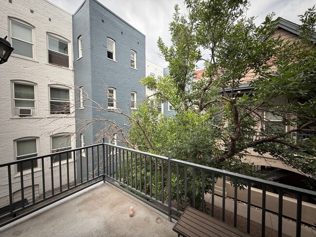 Building Photo - Dream Condo in the Heart of Denver