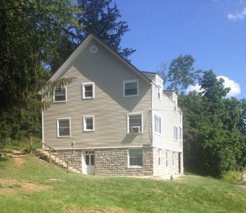 Building Photo - 20 Pomeroy Rd