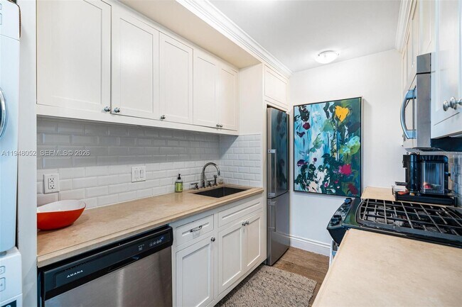 Building Photo - 1130 Venetian Way