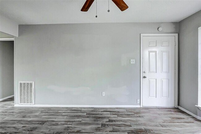 Building Photo - 4969 E Ridge Creek Dr