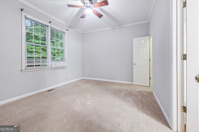 Building Photo - 6875 Ridgefield Dr