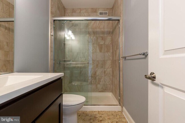 Building Photo - 153 Levering St