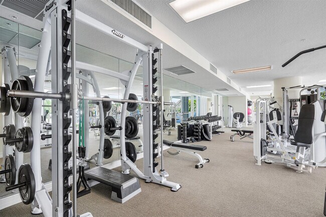 Building Photo - 715 Bayshore Dr