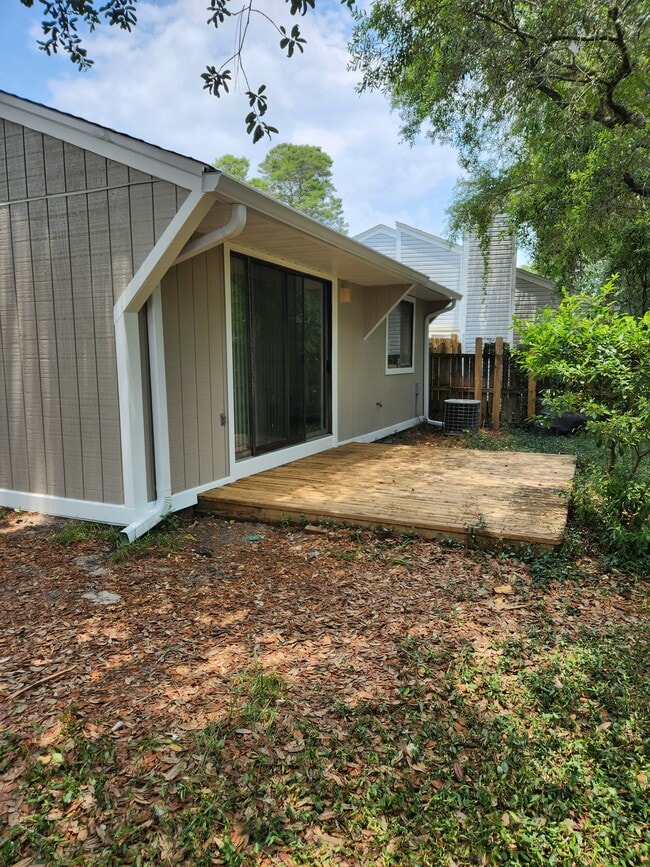 Building Photo - 206 Cottonwood Ct