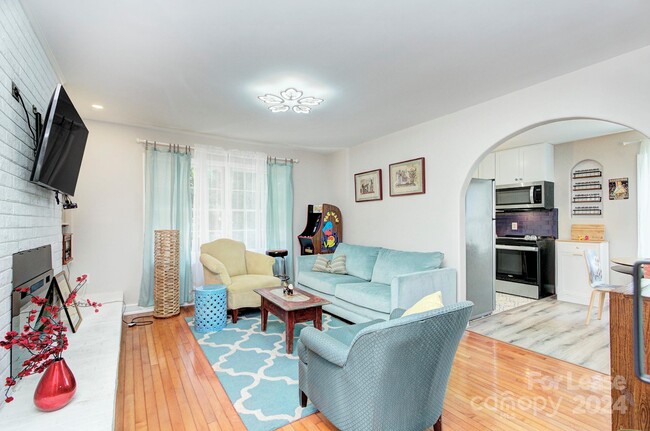 Building Photo - 629 Grandin Rd