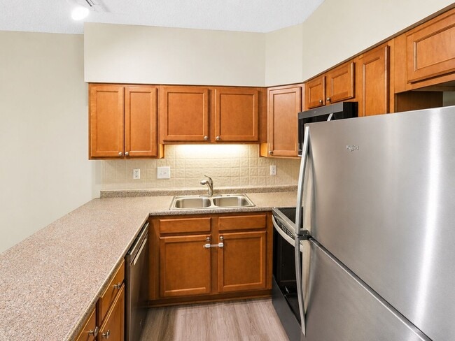 Building Photo - 13831 Amiot Dr