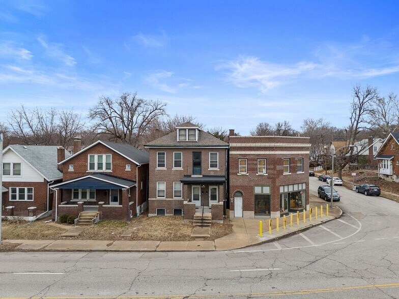 Building Photo - 2203 McCausland Ave