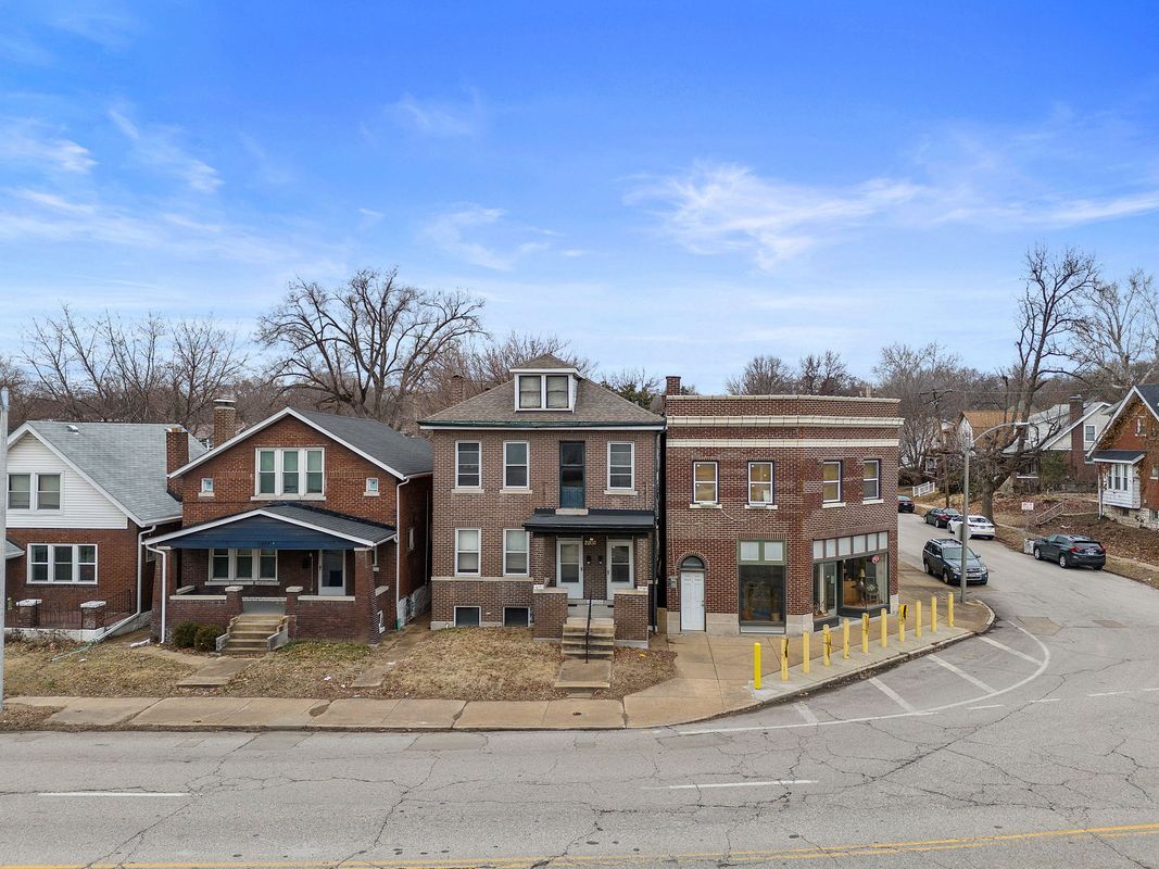 Building Photo - 2203 McCausland Ave