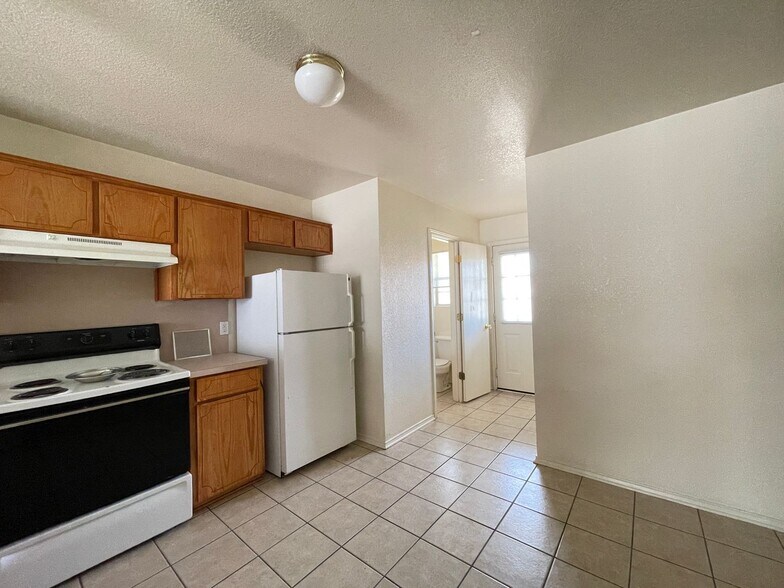 Building Photo - 4505 Deek Dr