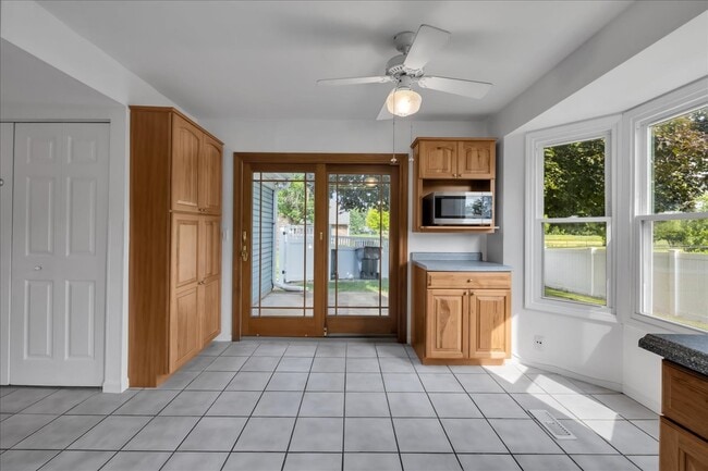 Building Photo - 1426 Walnut Cir
