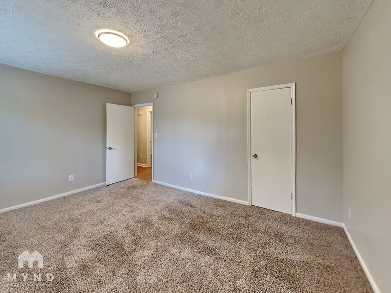 Building Photo - 2262 New Castle Cir