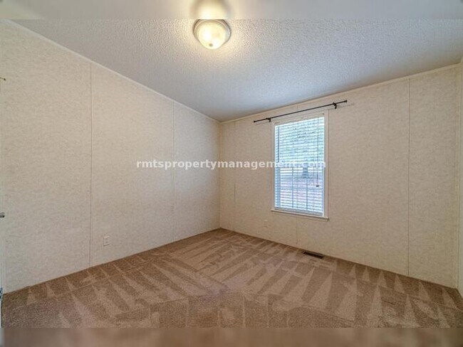 Building Photo - A COUNTRY DREAM! 4BR, 2BATH MANUFACTURED HOME, $1650./month