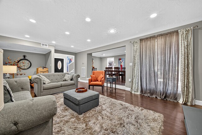 Building Photo - 5815 Green Terrace Ln