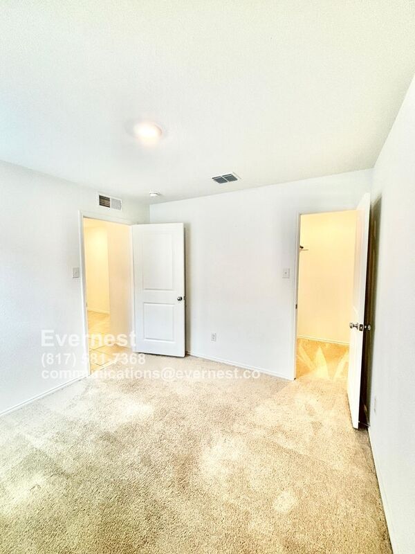 Building Photo - 1517 Vattier St