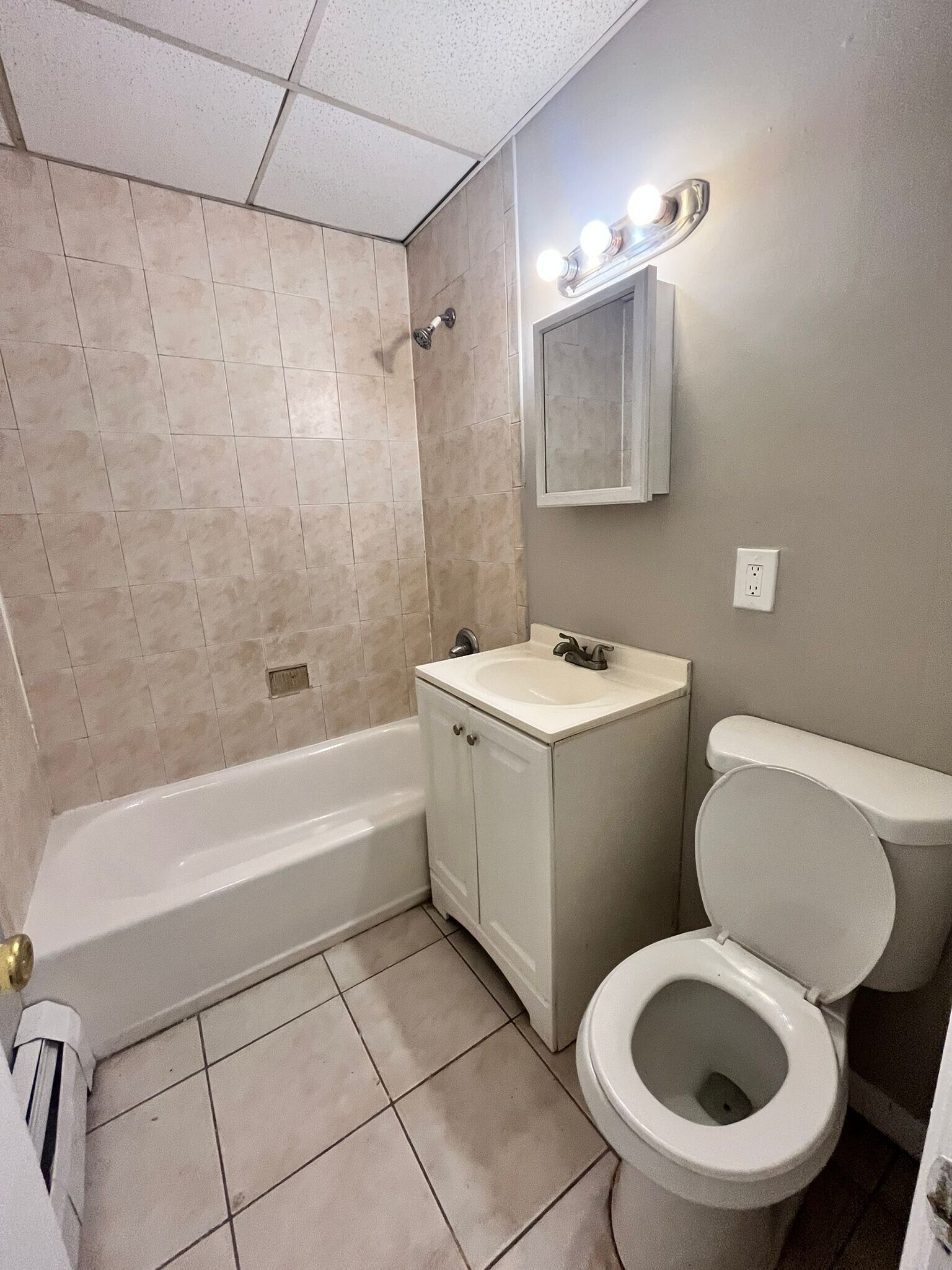 136 Grant Ave B2 - 134 Grant Ave