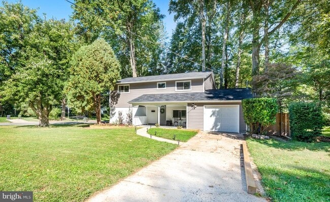 Building Photo - 8601 Cromwell Dr