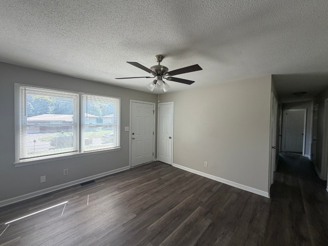 Building Photo - 3BR/2BA Huntsville Rental with 1-Car Garage, Hardwood Flooring & Fenced Yard